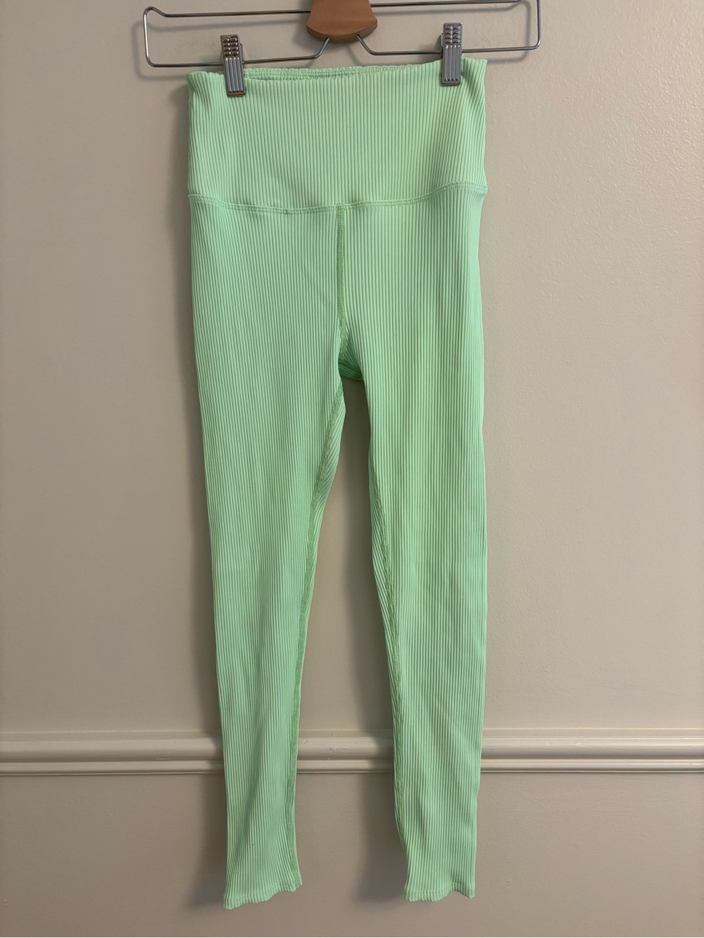 Carbon38 Ribbed High-Waist Leggings in Mint